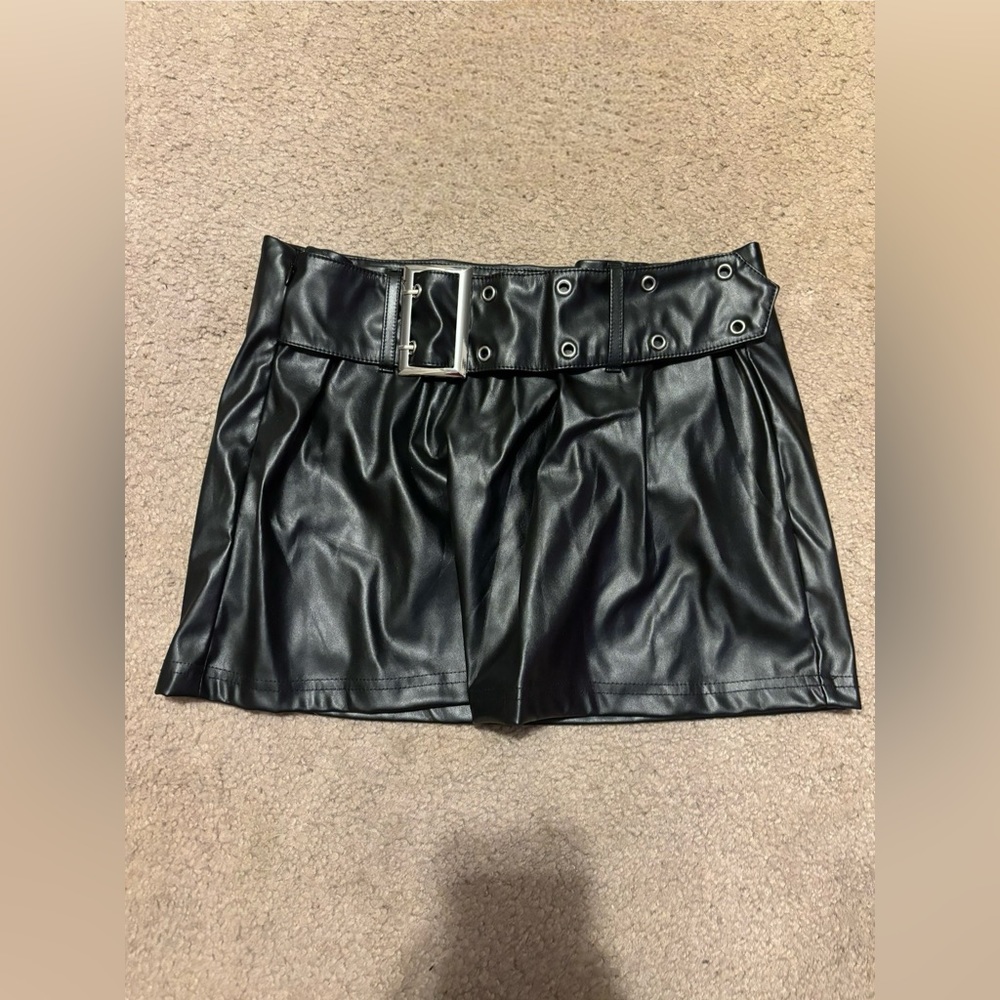 Black medium punk SHEIN skirt